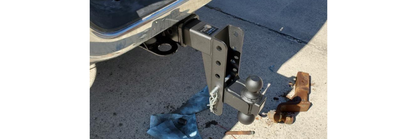 What are the Top 4 Signs You Need to Buy a New Trailer Hitch?