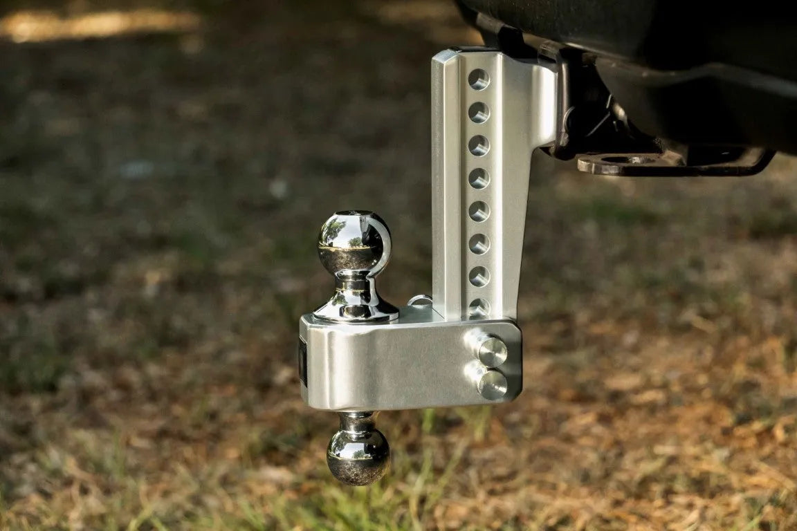 2.5&quot; Aluminum Medium Duty 6&quot; Drop/Rise Hitch In Use 
