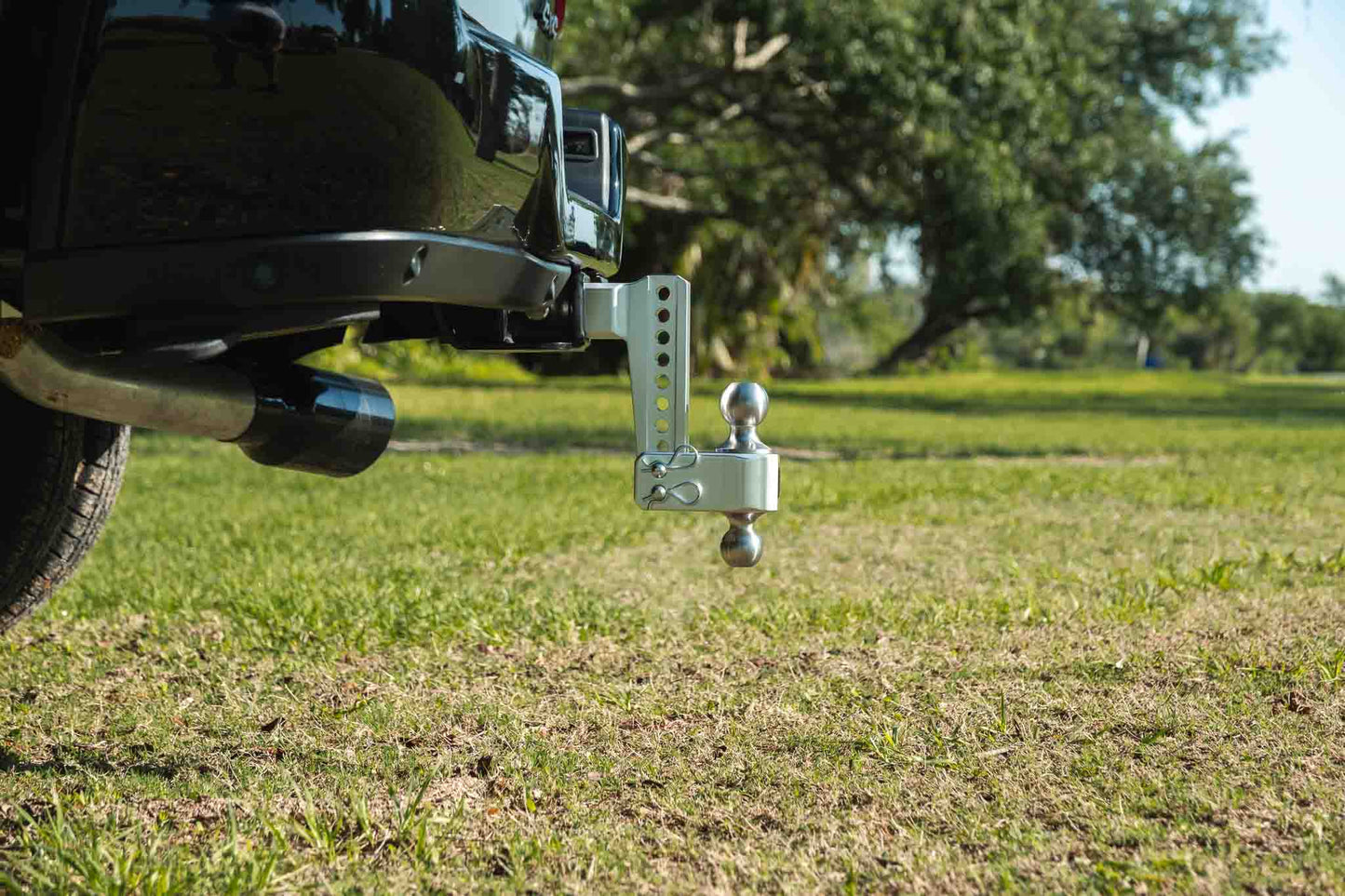 2.5&quot; Aluminum Medium Duty 6&quot; Drop/Rise Hitch - In Use