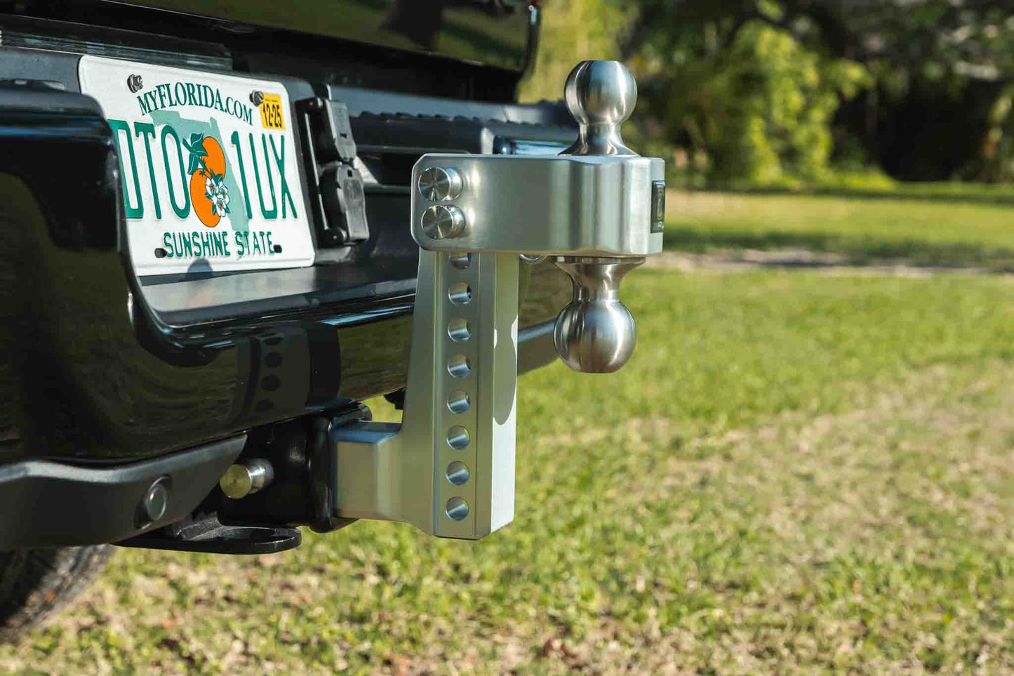 2.5&quot; Aluminum Medium Duty 6&quot; Drop/Rise Hitch - In Use