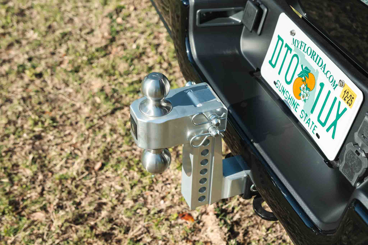 2.5&quot; Aluminum Medium Duty 6&quot; Drop/Rise Hitch - In Use