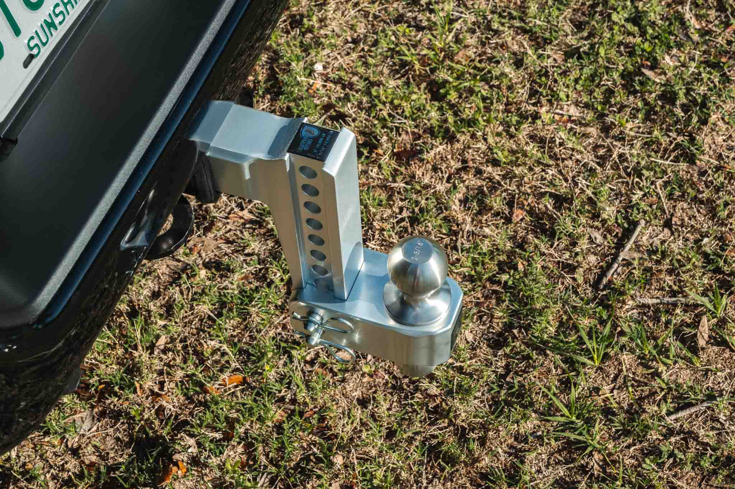 2.5&quot; Aluminum Medium Duty 6&quot; Drop/Rise Hitch - In Use